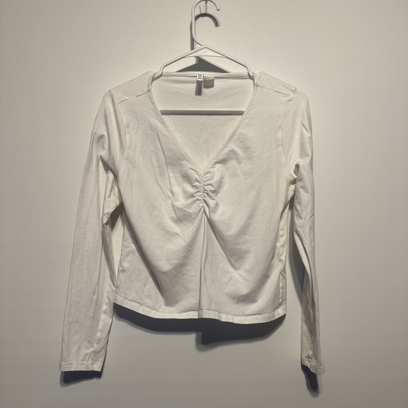 H&M Tops - H&M Long Sleeve Ruched Top